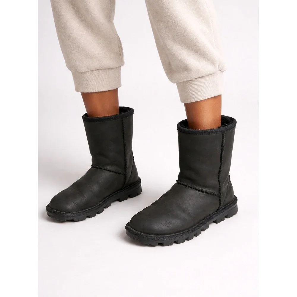 UGG Adirondack Boot II Black Leather Sheepskin Winter Snow Boots Womens 5
